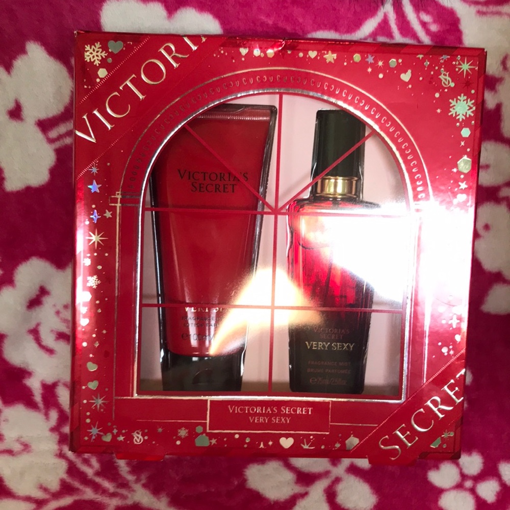 Victoria Secret Bundle💞💕 - Picture 2 of 6